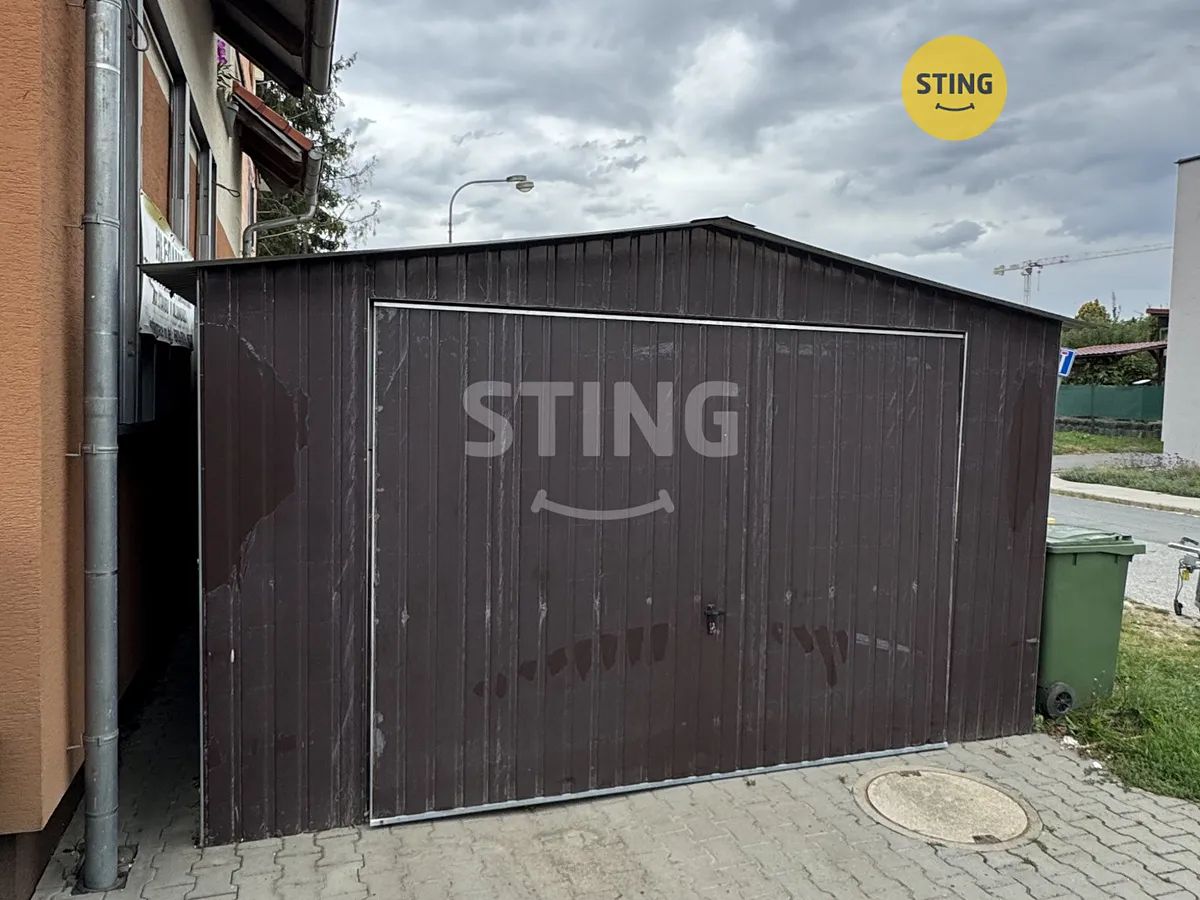 Pronájem garáže 12 m²